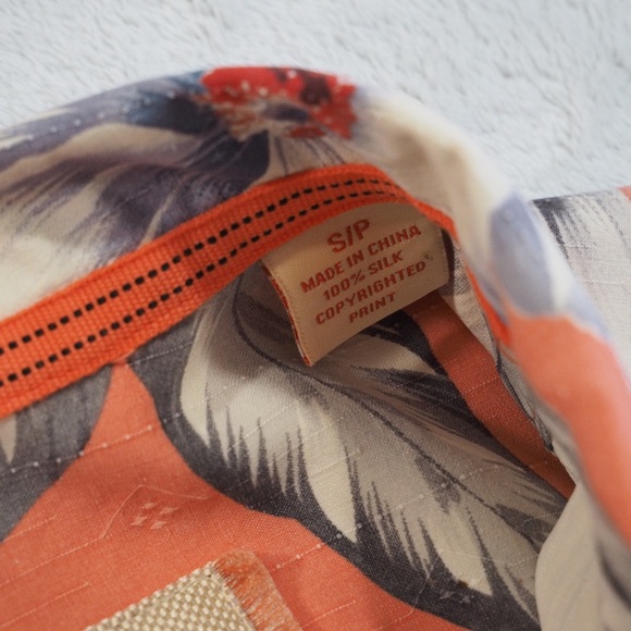 Tommy Bahama Sz S Floral Men’s Shirt Pattern Casual Button Down 100% Silk - Picture 4 of 12